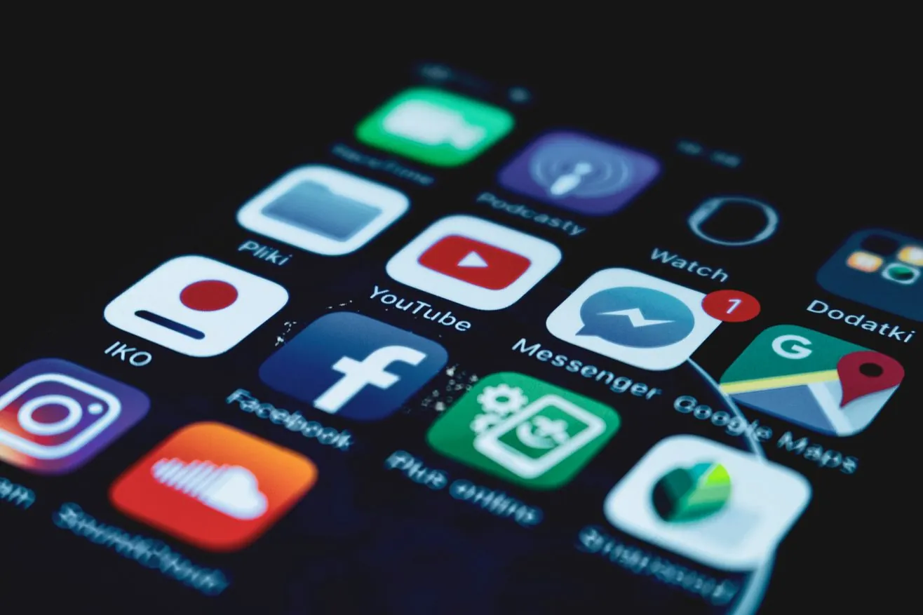 Cómo Descargar la App en iPhone o iPad